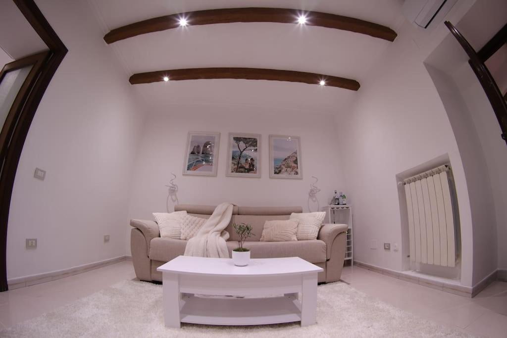Loft The Balcony In Sorrento Centre Apartment Exterior photo